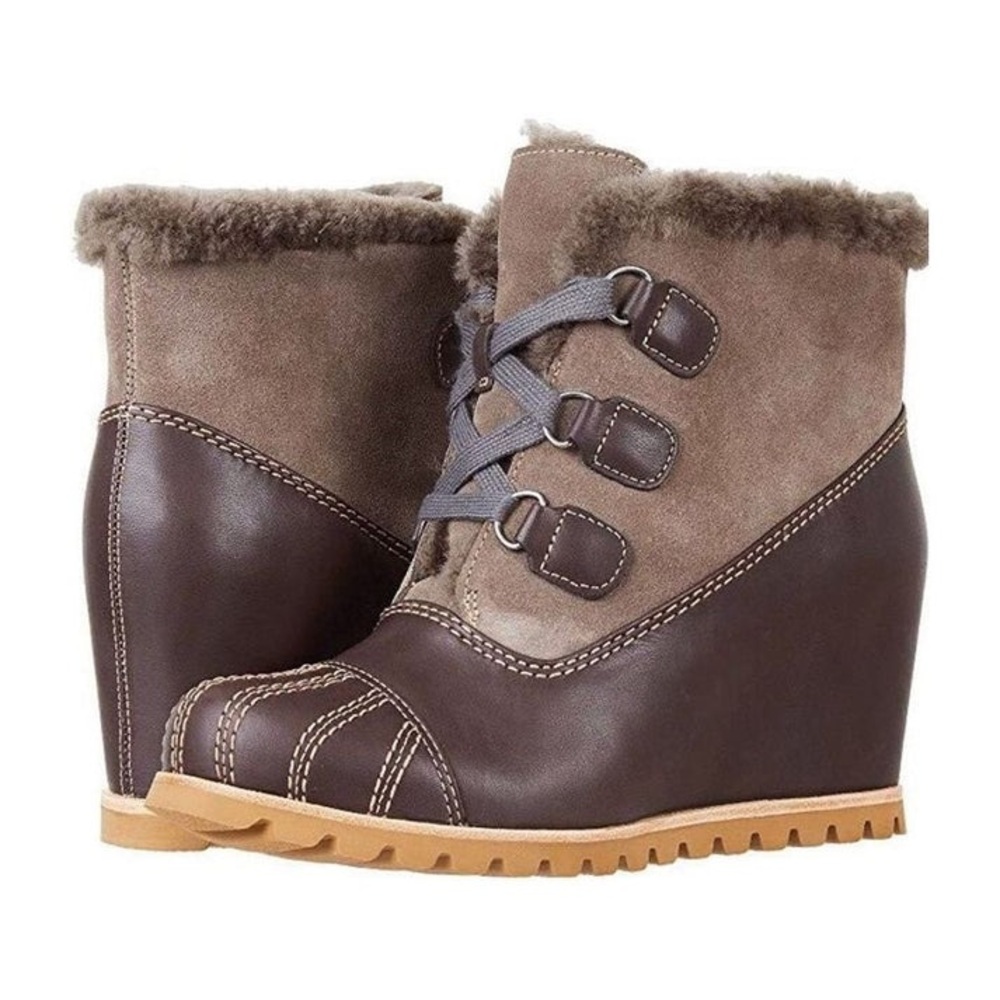 NWOB UGG Alasdair Wedge heel Lambs Wool Fur lined boots 10 **Fits more like 9.5